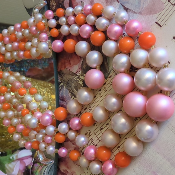 Colorful Beaded Necklace - Picture 3 of 3